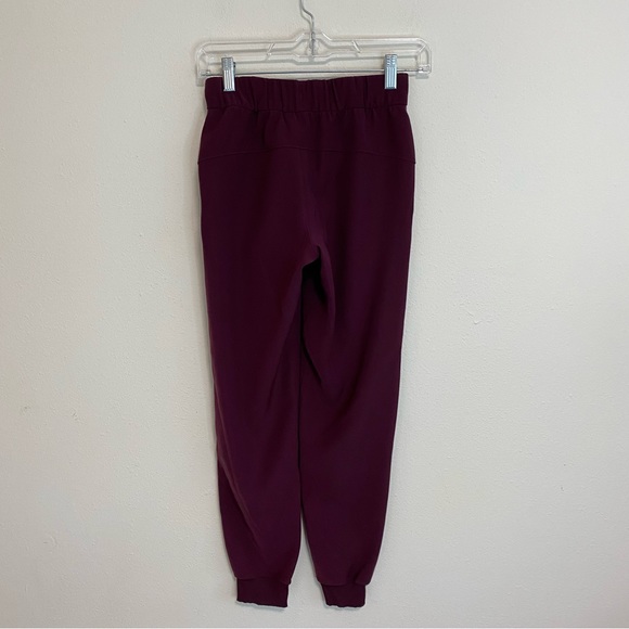 Lululemon On the Fly Jogger Pants Woven Cassis Size 0 - Picture 7 of 9